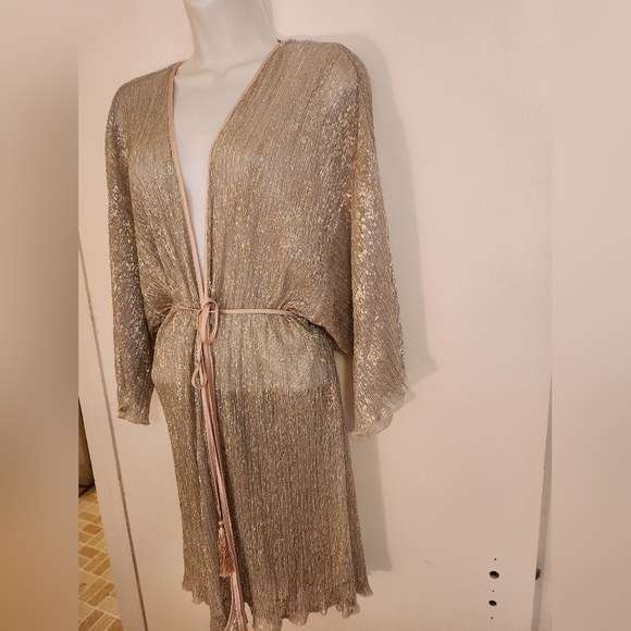 Victoria's Secret Shimmering Gold Robe W/ Pink Belt Sz Medium NWOT - Picture 2 of 7
